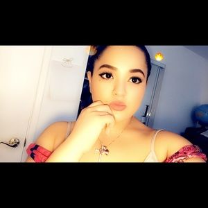 Meet your Posher, Alma